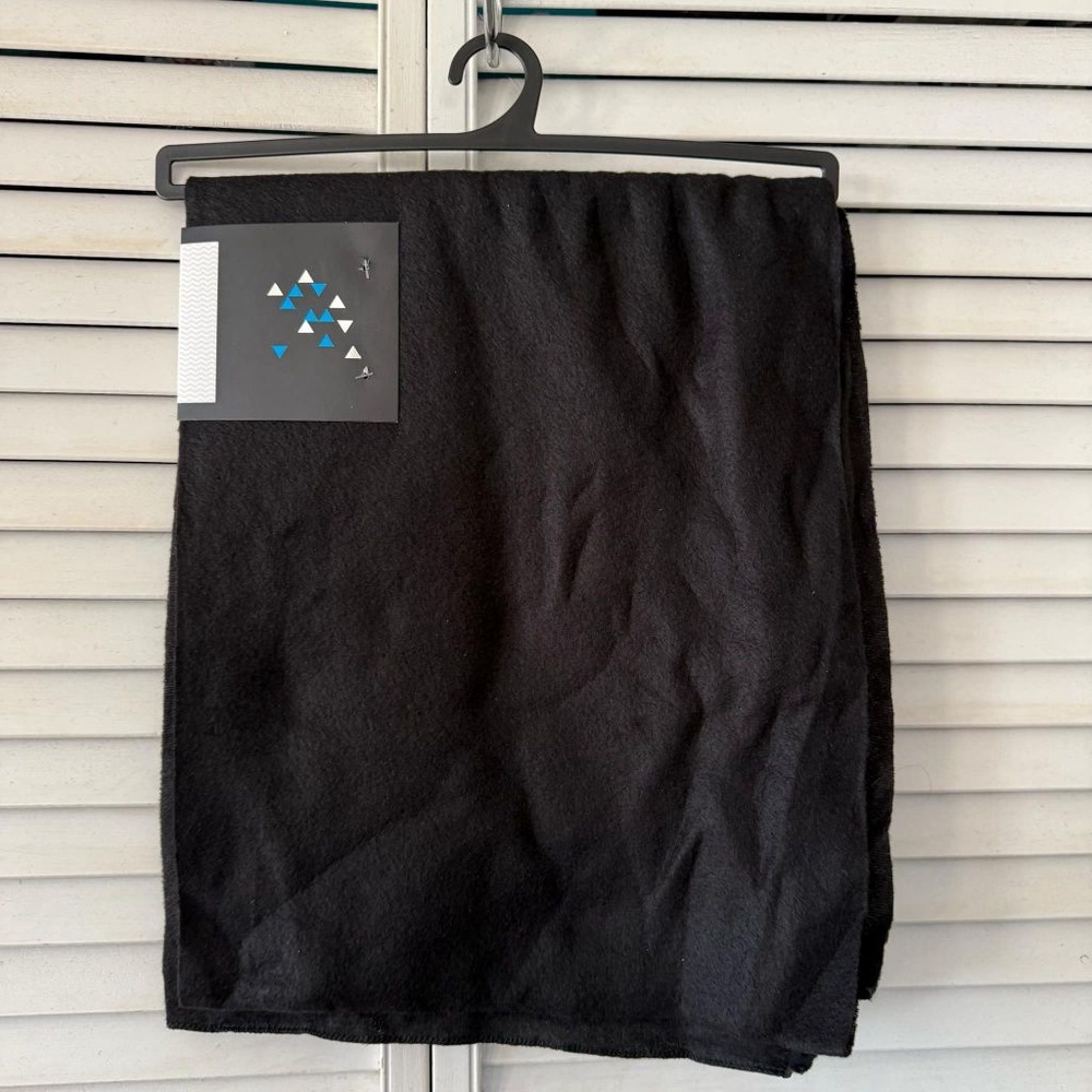 Unisex Tru Fit Black Fleece Muffler